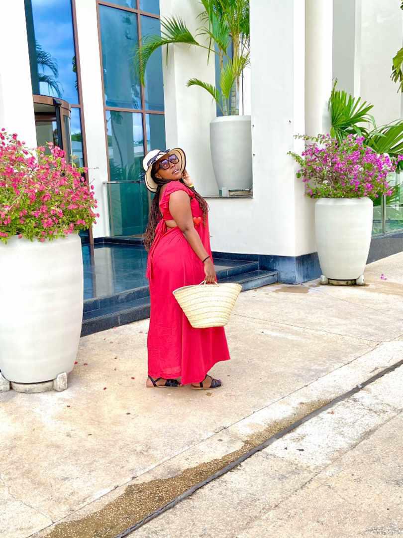 who goes on vocation on Monday💞. my rich grilfriend ❤️‍🔥<a href="/VanesaTemba/">Da Vee 👸</a> . 
have a blessing new month my bby