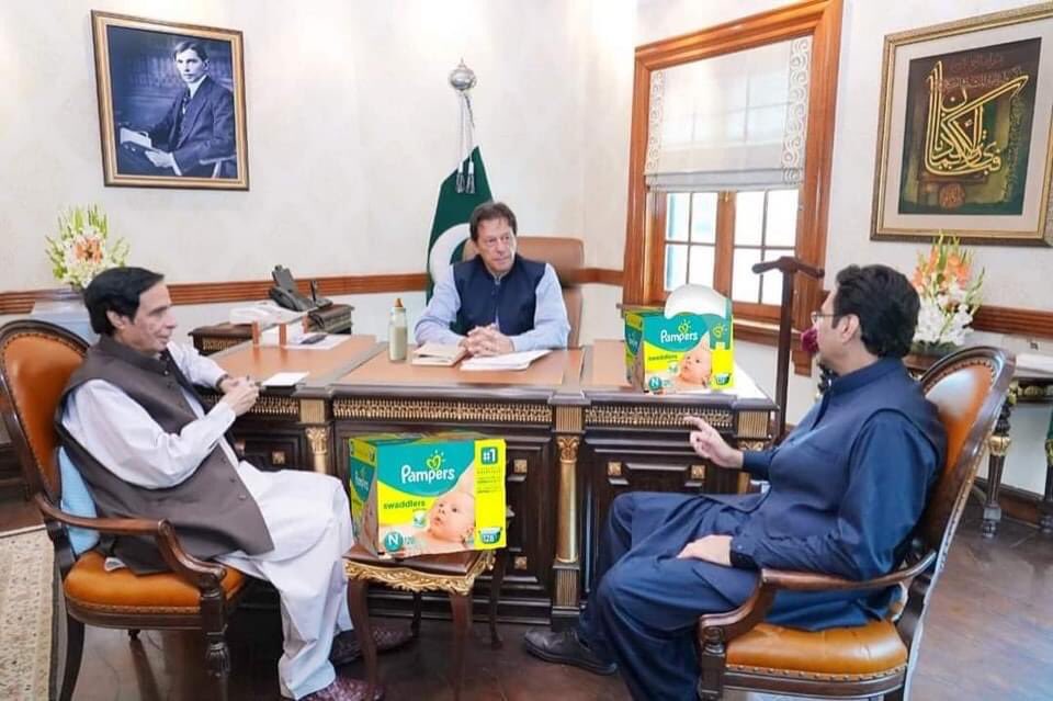 HasanRa95868267's tweet photo. اکثر چودہریوں نے ڈیرے پر میراثی رکھے ہوتے تھے🤔
مختاریا دیکھ زمانہ کتنا بدل گیا ہے اب میراثی نے چوہدری رکھے ہوئے ہیں🤦‍♂️ https://t.co/RFaKLtfRq7