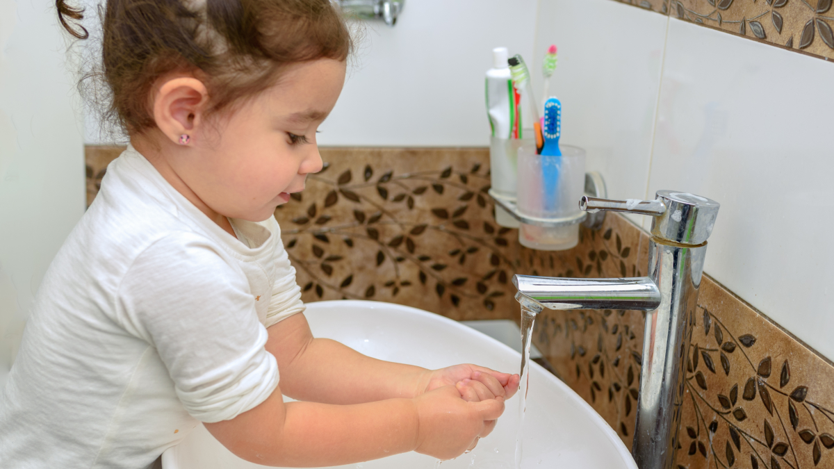 Proper Handwashing

Handwashing effectively kills bacteria and germs on your hands, making it one of the most effective means of sickness prevention. 

Read more: facebook.com/steppingstones…

#ProperHandwashing #SicknessPrevention