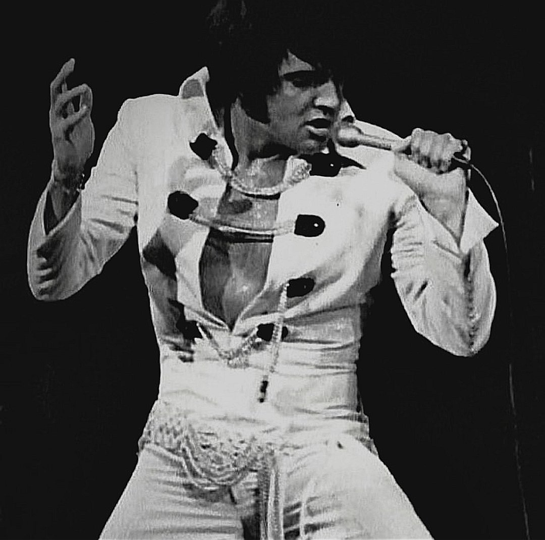 Chain jumpsuit #Elvis #ElvisPresley #ElvisHistory #Elvis1970 #Elvistheking  #Elvis2022, image size:1080x1070