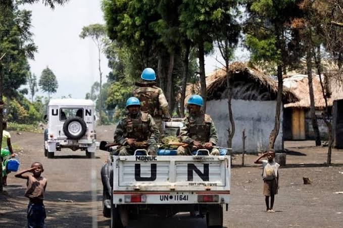 ShabaniLoswire's tweet photo. #RDC

Pourquoi exigeons-nous le retrait immédiat de la monusco en République démocratique du Congo? La réponse est unique et elle n'a rien de manipulation:

✓La monusco est passive pourtant elle a des armes sophistiquées.

Faut-il être manipulé pour constater cela?#MonuscoMustGo https://t.co/K2KXRMtGR9