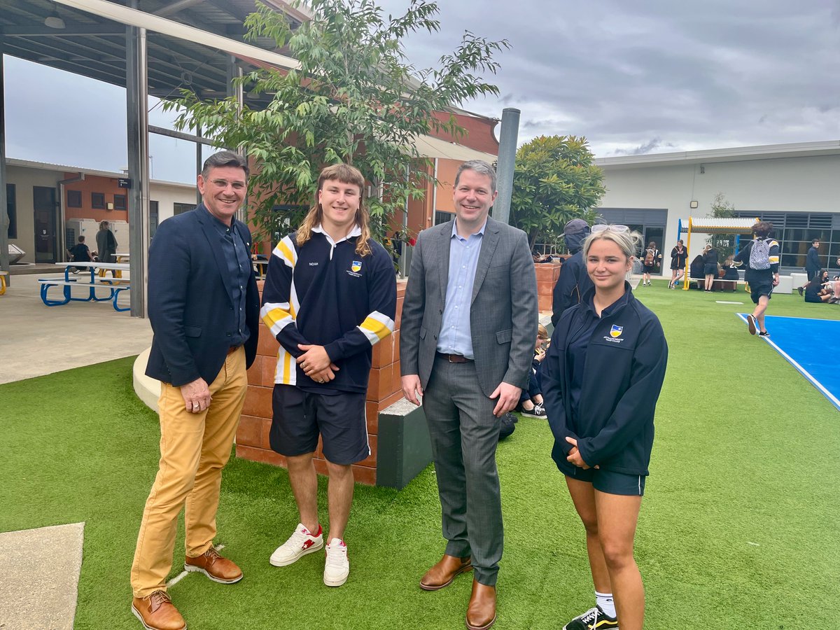Industry_School's tweet photo. We welcomed Christopher Mountford, CEO of @ISQ_QLD  to the AITC Gold Coast campus today. Thank you to Chris for coming out and seeing our deliberately different College in action. 
#education #school #goal #inspire #college https://t.co/zJY7iDsHrf