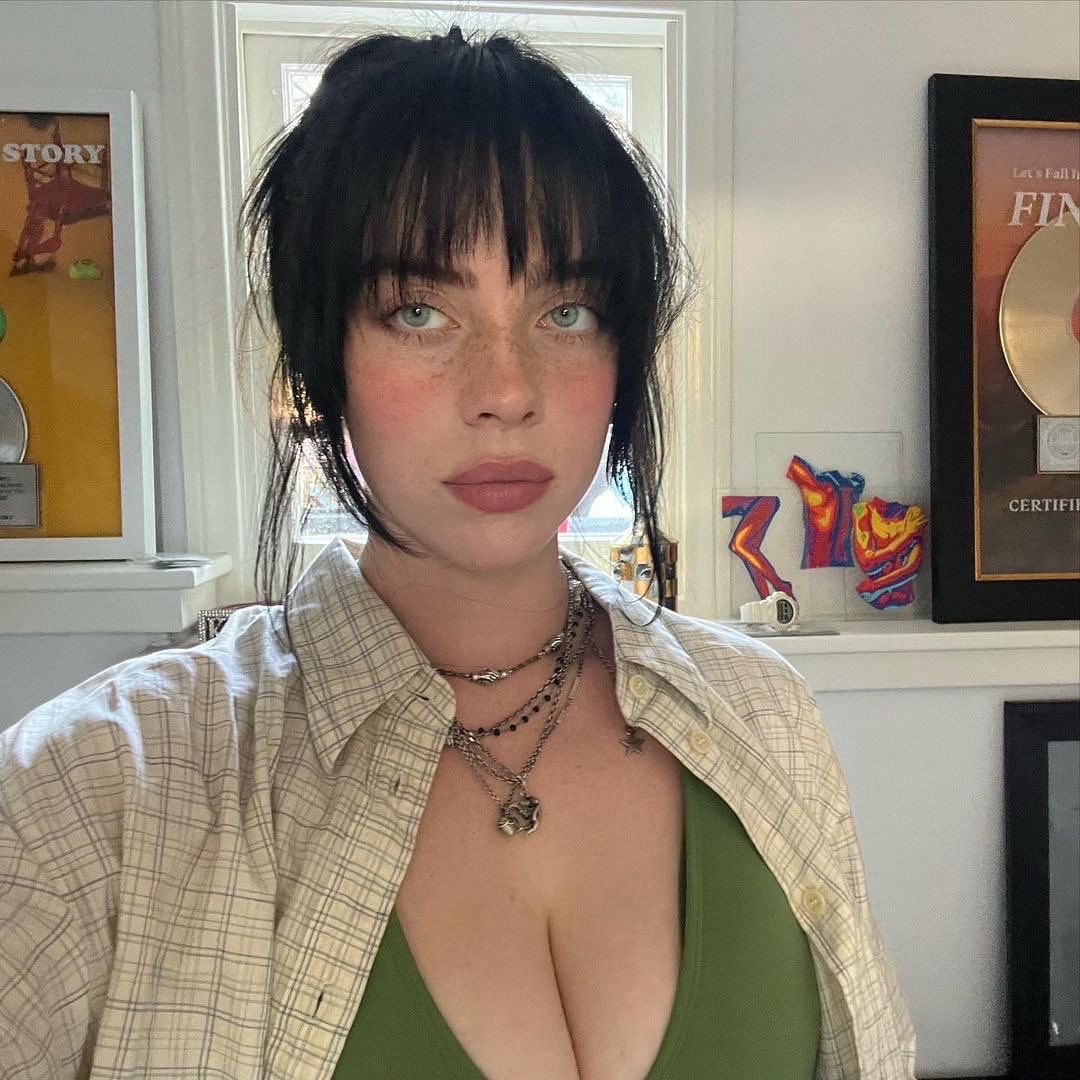 Billie via her Instagram! 🤍

'🍄💐'