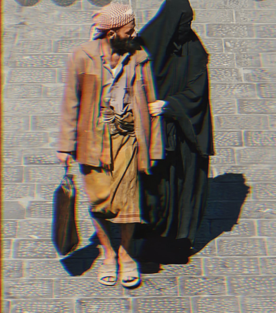 ArsheedL's tweet photo. If a man marries a righteous woman,he will live a harmonious life,and will feel satisfied and less stressed even if he's poor, inshaAllah 🖤 https://t.co/dtPwwx329G