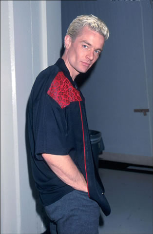 jamie_marsters's tweet image. Pic of the Day: @JamesMarstersOf giving the classic over the shoulder smoulder... 

#JamesMarsters #OverTheShoulderSmoulder #ItsAThing #ItsTHISThing #EmployedToAnImpressiveDegree #WeCanAllAgree #ItsARhymeyTypeaDayApparently