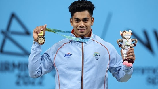 JayShah's tweet photo. Congratulations Achinta Sheuli for bagging the gold 🏅on your debut at the #CWG2022 . 

India is proud of you champ. Long way to go! https://t.co/PuxK4GELn4