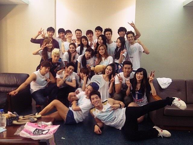 2214m_'s tweet photo. พสตึกฟ้าเซด กุยังตายไม่ได้ กุจะอยู่ https://t.co/IBFmcVpoT9