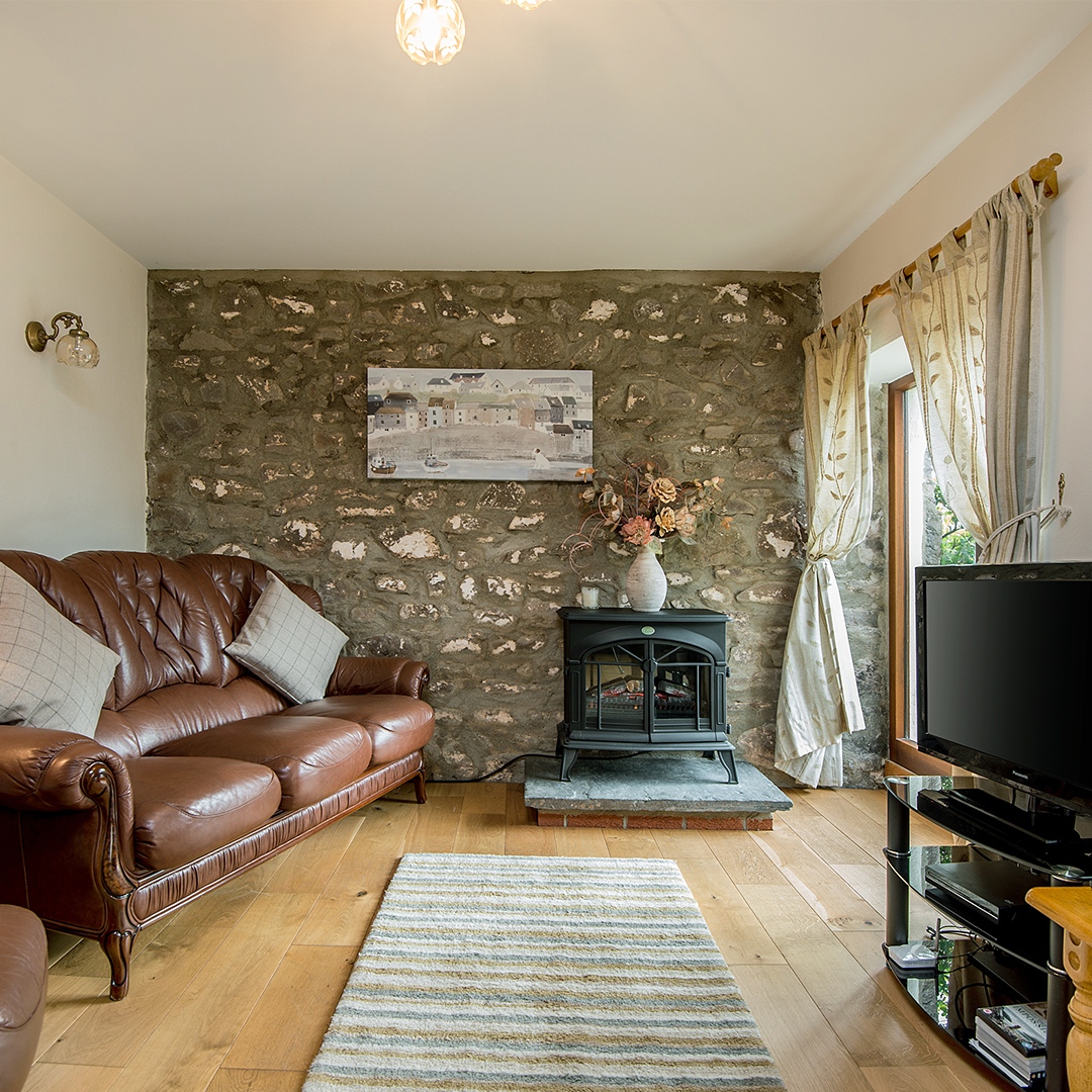 coastalcottages's tweet photo. #SummerHoliday Shepherds Cottage nr #StBrides | 13-20th Aug | NOW ยฃ601
#AugBankHol available at ยฃ654 โ๏ธ
๐๏ธ Sleeps 2
๐ถ #DogFriendly
๐ฉฑ Communal hot tub, bbq & games room
๐๏ธ Nr beach & #CoastPath
๐๏ธ https://t.co/f5dIOYNbuE
#visitpembrokeshire #visitwales #coastalcottages https://t.co/OriYoaXZ4n