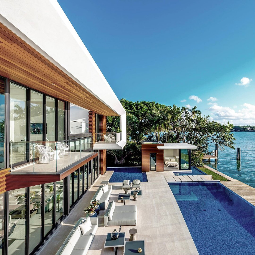 KobiKarp's tweet photo. 𝐁𝐞𝐚𝐮𝐭𝐲 𝗅𝗂𝖾𝗌 𝗂𝗇 𝗈𝗎𝗋 𝗈𝗐𝗇 𝖻𝖺𝖼𝗄𝗒𝖺𝗋𝖽 ✨

Private Residence Designed By 𝐊𝐨𝐛𝐢 𝐊𝐚𝐫𝐩

#kobikarp #kobikarparchitecture #beautifulhome #homedesign #architecturedesign #sundayviews #luxuryl https://t.co/IOkaXppkLN