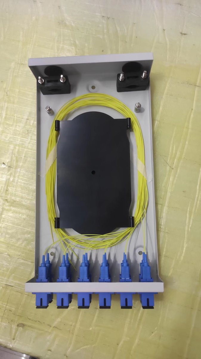 boboyeung3's tweet photo. OTB-N12 Fiber Optic Terminal Box
cold-roll steel box
12pcs SC/FC/ST/LC adapter
Click to Whatsapp: https://t.co/5yOEU1wJUa
cste@cgzcst.com
#FTTH #fiberoptic #FTTx #fiber #opticfiber #ProtectionBox #DropCable #ProtectBox #CST https://t.co/Td1YOMwG0F