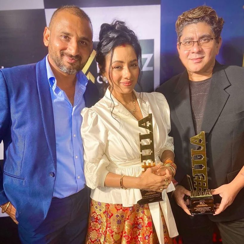 FifafoozTv's tweet photo. Winning an award is always a special moment. ...
Ace Producer Rajan Shahi won the award for best show Anupamaa at India Influencer Awards
#rajanshahi #aceproducer #awards #awadnights #anupamaa #RupaliGanguly https://t.co/dziQxDGLT1