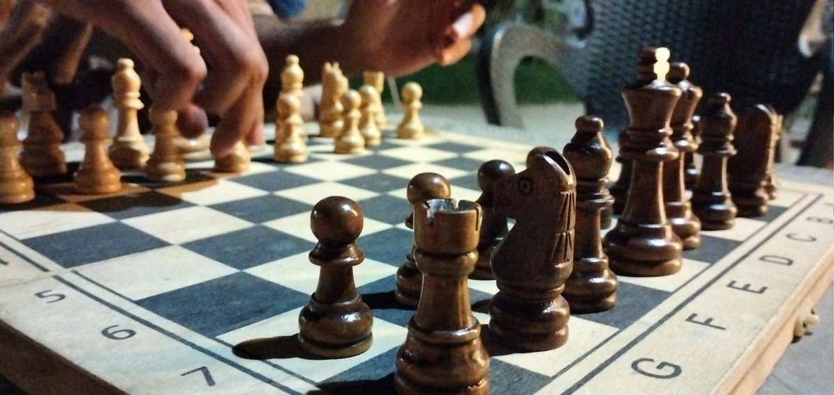 faiz_usmani's tweet photo. “Chess is a war over the board. The object is to crush the opponent’s mind.” – Bobby Fischer https://t.co/goi6ALSxH9
