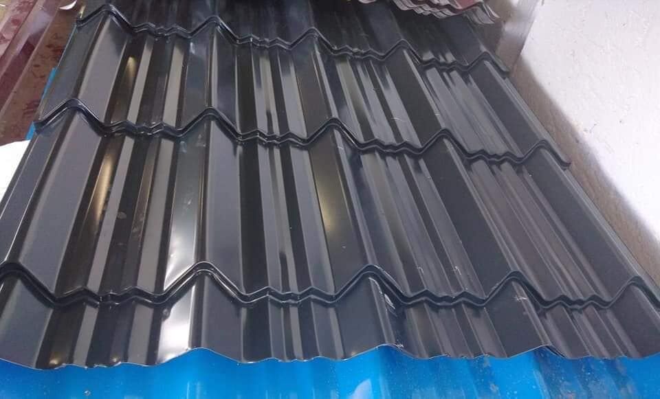 perfectroofzw's tweet photo. We have a great range of 0.35mm &amp; 0.4mm Charcoal Grey  Roofing sheets at our workshop in Ruwa.

Visit Us: 605 Hute Close, Ruwa
Call / Whatsapp 0719990166, 0786727730, 0780732269 to get a free quotation for your roofing project today!

More of our products: https://t.co/gFOWJyswHQ https://t.co/kuP1eK4hNg