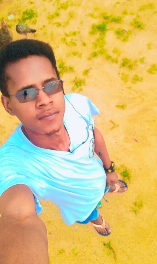 جرّب هذه العدسة! lens.snapchat.com/dd281608521a46…