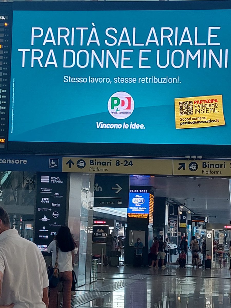 EnricoLetta's tweet image. Stazione Termini stamani. Eccoci con le nostre idee.