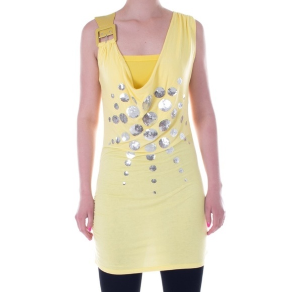 mrsascott98's tweet photo. So good I had to share! Check out all the items I'm loving on @Poshmarkapp #poshmark #fashion #style #shopmycloset #4collective #foreveryoung #dollhouse: https://t.co/N0FopiBnvH https://t.co/wRMcwaWSuZ