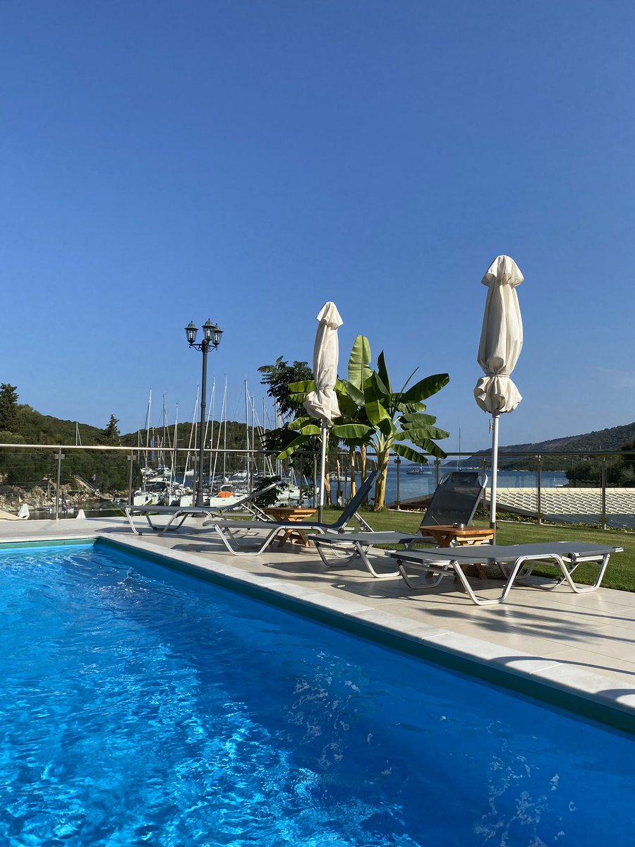 Tom Whyte // Genesis NFT Collection is LIVE tweet media