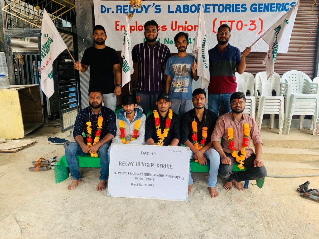 Sreedha59648847's tweet photo. Hi sir this is sreedhar I am working at Dr reddy's lab .we are all soo suffering in few months all 200 family members plss Doo support sir @KTR_News @KTRTRS @KTRoffice @TrsHarishNews @TeenmarMallanna https://t.co/bky9NQw1kn
