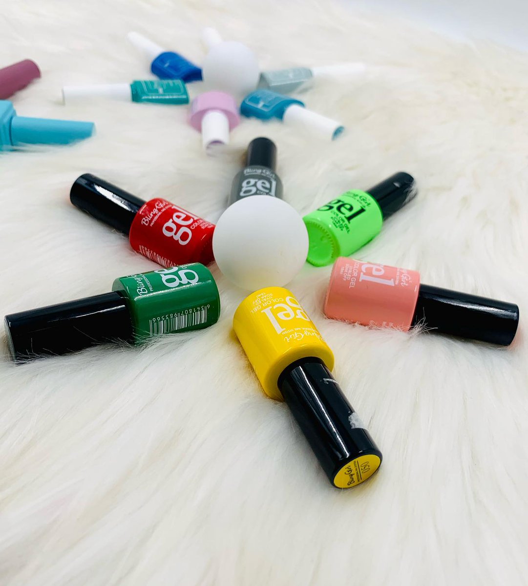 OfficialBlingG's tweet photo. One word: RANGE. 😍
So tell us, are you team #BGSmalto , #BGColourLast or #BGMiracle? 🤔 Truth is, you don’t even have to pick just one, you can just shop them all 🤩🤷‍♀️ link on our bio! 👛📲
#blinggirlgel #blinggirl_store #smalto #colourlast #miracle #uvgels #GirlTalkZA https://t.co/4Xvlb7rjSA