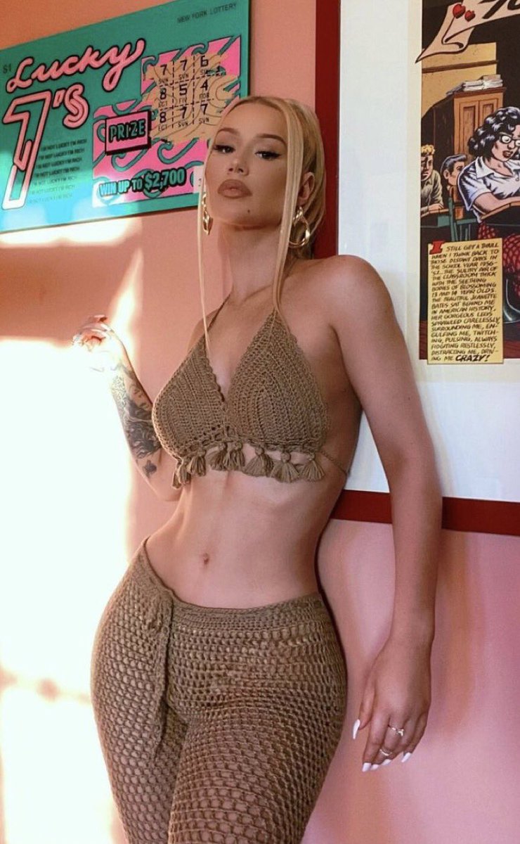 TheresaIggy's tweet photo. 💕@IGGYAZALEA with 16.5 Million followers on Instagram 🔥🔥🔥 https://t.co/JhiB3USGW5