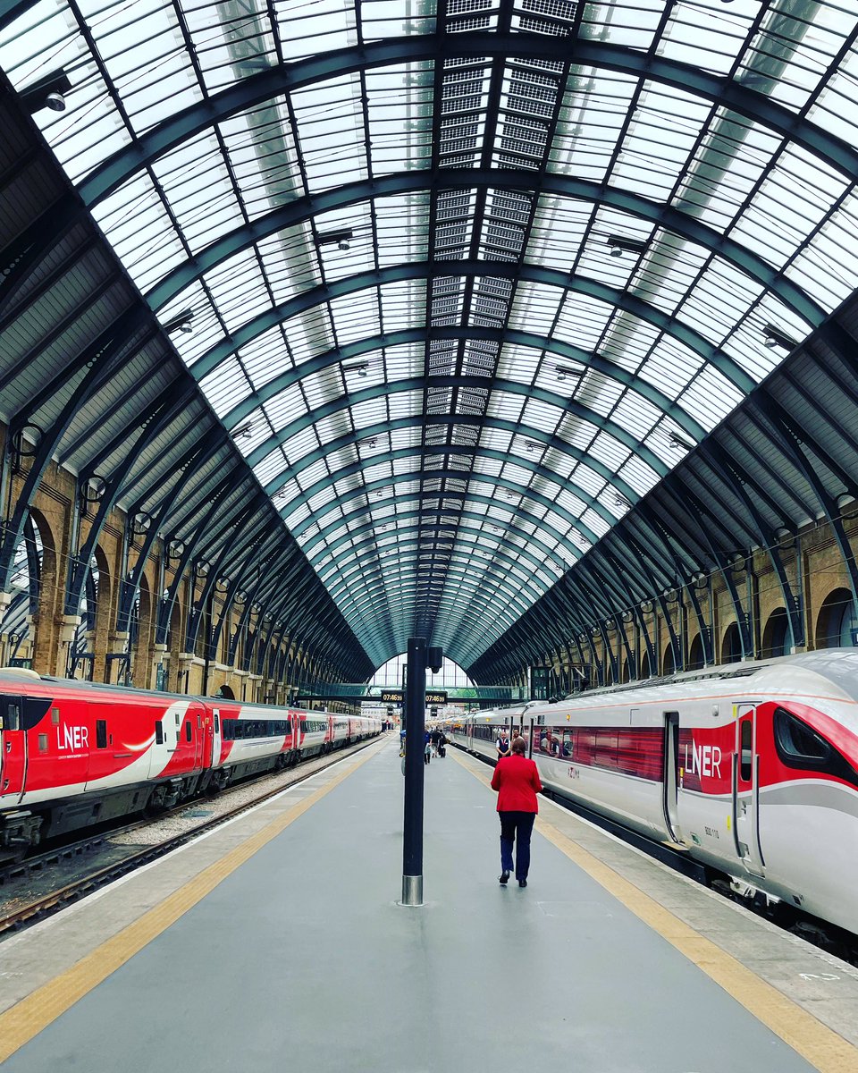 adrianpgibson's tweet photo. Hello, old friend it has been a while β¦
#kingscross #platform2 #mondaycommute #mondaymorning #peterboroughbound https://t.co/cLZi5RVgBq