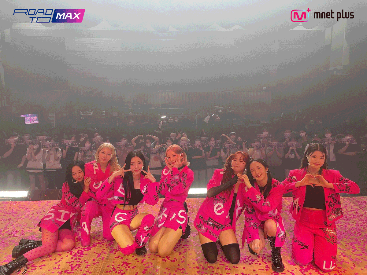 mnetplus's tweet photo. [🔔#MAXLOG]
#PURPLE_KISS M COUNTDOWN Behind-the-scenes! A little on-site spoiler MCD backstage, MAX LOG Coming Soon💖

EP 01 - 08/03 (KST)
EP 02 PART 1 - 08/08 (KST)
EP 02 PART 2 - 08/11 (KST)
EP 03 - 08/13 (KST)

@RBW_PURPLEKISS #ROAD_TO_MAX #MnetPlus #엠넷플러스 https://t.co/AyzmLbSoDQ