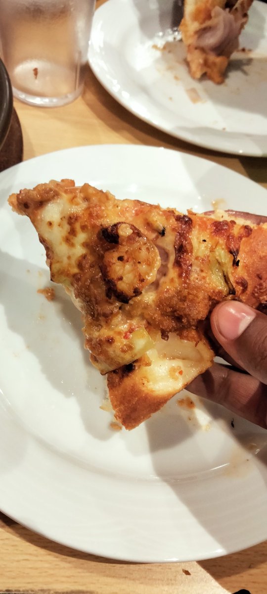 Ismath2us's tweet photo. #Pizza😍😍😍 https://t.co/6TRfaM5WVu
