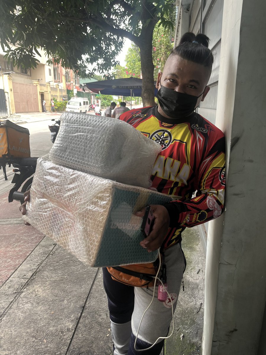 BarcelonaMeann's tweet photo. finally received my merch boxes!!!! Thank you so much @chingu_shoppe !!! 200% LEGIT shop and seller guys! very affordable pati ng mga items niya!😊 sulit ang last budol ko before ako ✈️😊
Thank you again sis! highly recommended!!! https://t.co/ti7Cdgpeg3