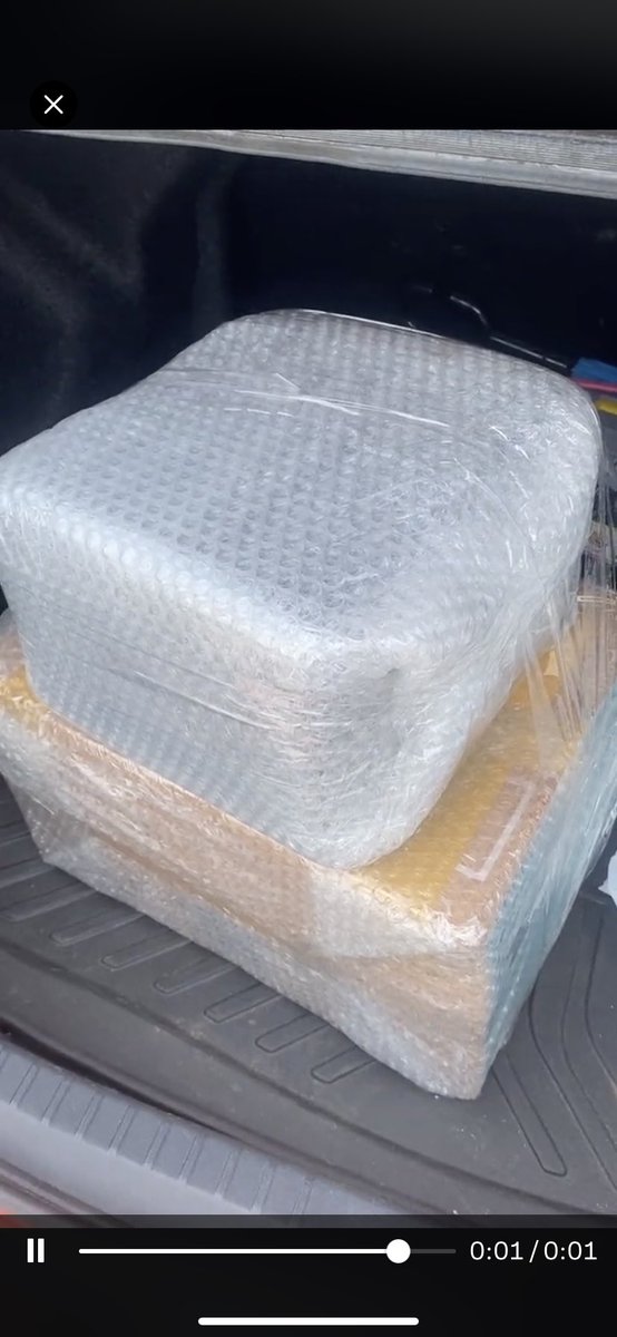 BarcelonaMeann's tweet photo. finally received my merch boxes!!!! Thank you so much @chingu_shoppe !!! 200% LEGIT shop and seller guys! very affordable pati ng mga items niya!😊 sulit ang last budol ko before ako ✈️😊
Thank you again sis! highly recommended!!! https://t.co/ti7Cdgpeg3