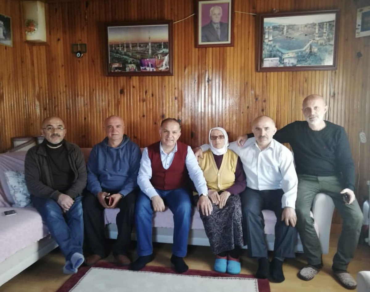 Değerli Abim Mustafa Baltacı’nın kıymetli Valideleri Vefat etmiştir Halamıza Allah’tan rahmet tüm Aileye Başsağlığı sabırlar dilerim cenaze Yarın ikindi Namazında Selimpaşa cami’inden kaldırılıp Selimpaşa mezarlığa defnedilecektir <a href="/mustafabaaltaci/">Mustafa Baltacı</a> <a href="/SilivriDernegi/">Silivri Rizeliler Derneği</a> <a href="/SinanAzder/">Sinan Abdullah Azder</a>