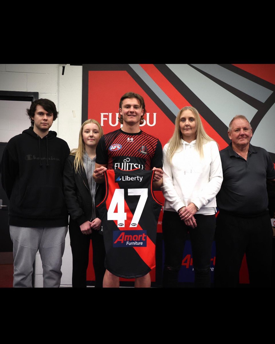 JyeMenzie's tweet photo. A day I’ll never forget, dream come true 🔴⚫️ @essendonfc https://t.co/swye0doaCl