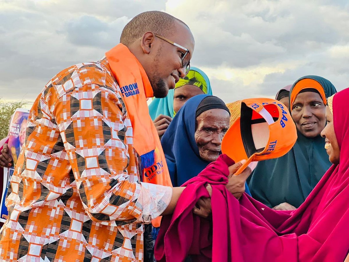 HonDubo's tweet photo. It’s not the years that passed which matter to DADAAB. The TIME ⏰ is now to TRANSFORM Dadaab. From Hagar Bull to Liboi tuko pamoja. 

Vote for me on 9th August for a better &amp; developed Dadaab. Vote Raila-Martha for a better &amp; developed Kenya 🇰🇪. #VoteBlue . https://t.co/4wFuODqkWA