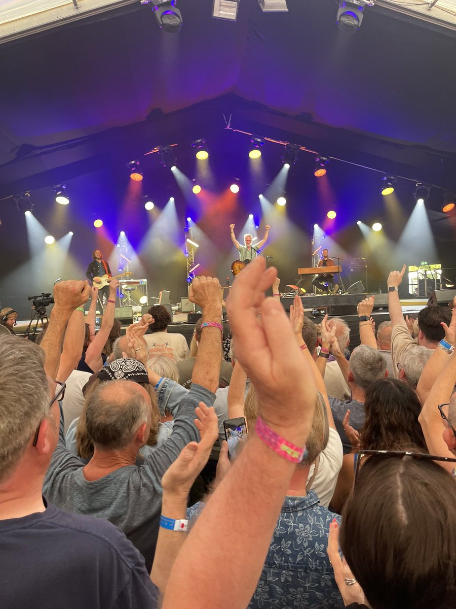 The highlight of last night was @billybragg curtailing the end of Greetings to the New Brunette to celebrate Lioness’s victory in the Euros with the crowd, before treating us to a full blooded sing along of Jerusalem (our true national anthem).