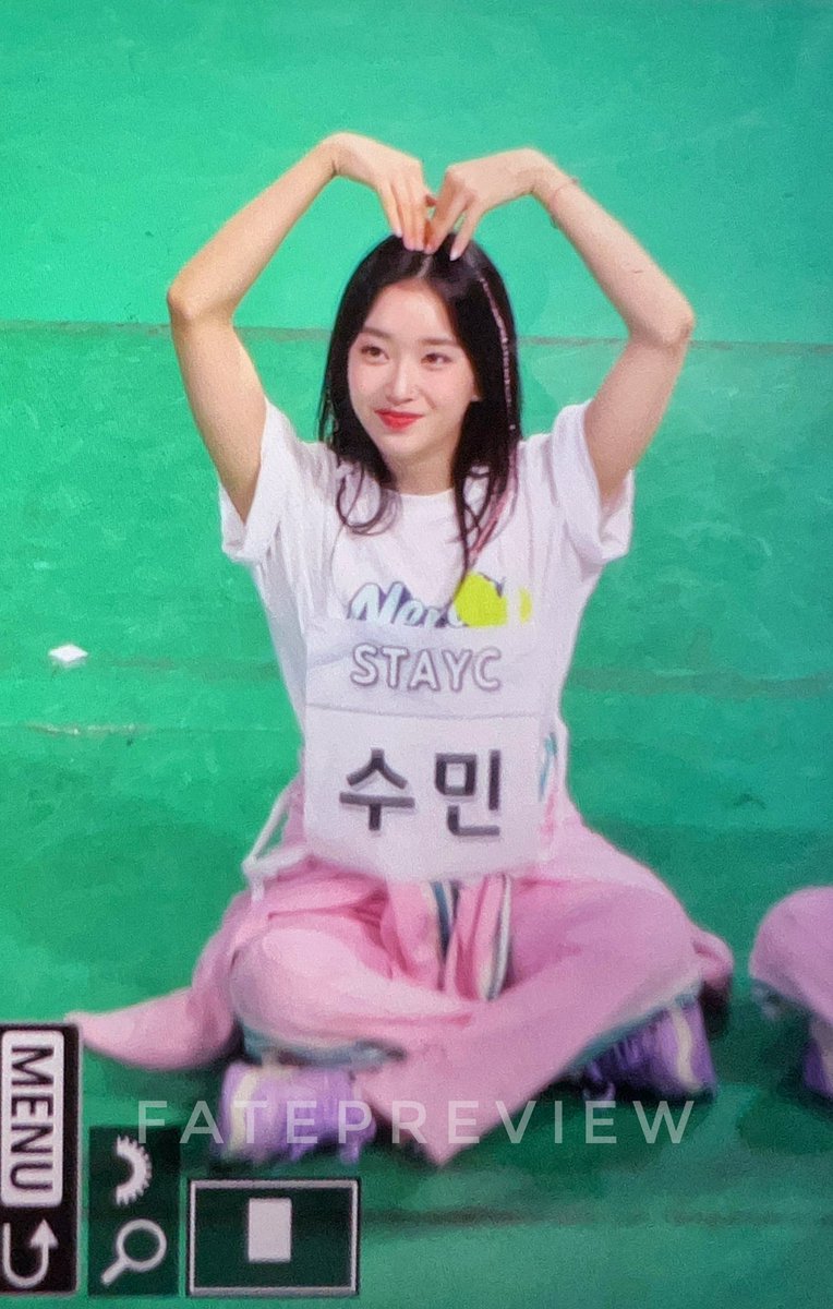아기토끼 오늘도 화이팅❤️

220801 프리뷰 
#스테이씨 #STAYC #수민 #SUMIN