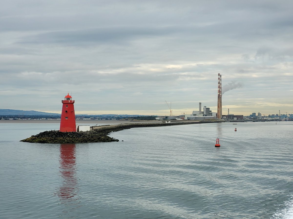 We need to challenge the idea that "we are an island and must fly if we want to go anywhere". And if you, like me, want to reduce your carbon footprint, snail-rail rather than flying is significantly lower impact. 

I left Dublin on Friday and am on the way to Sweden... 1/🧵