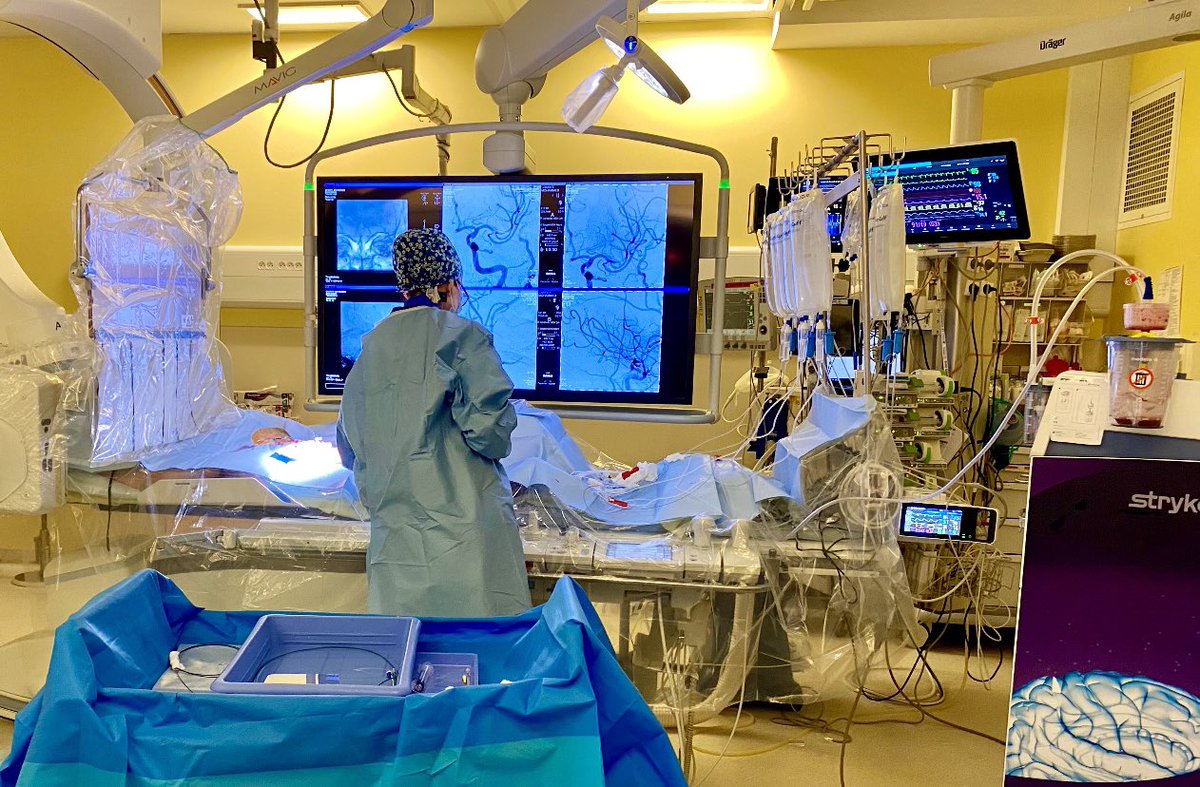 cyriltrd's tweet image. Pas de vacances pour les urgences…
#AVC #Thrombectomie