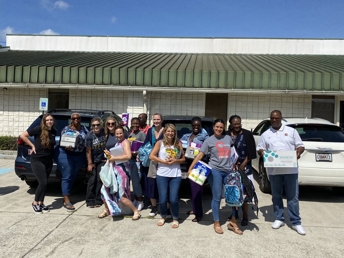sw_cobb's tweet photo. Thank you Pacific Law Group & @RealtySander for making sure @CobbSchools students have the supplies they need. #studentsuccess #awareness #socialworking https://t.co/M2SlWEgb84