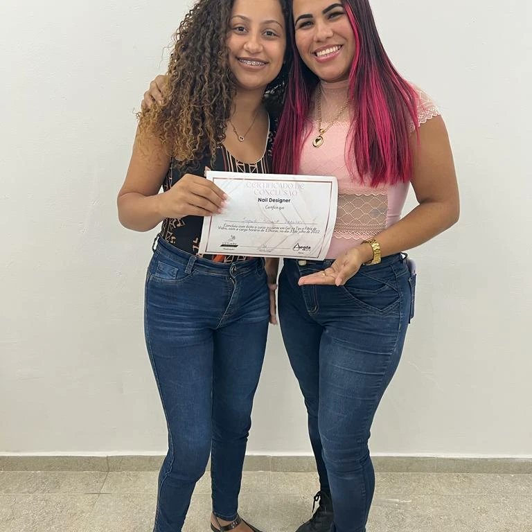 branquiinha234's tweet photo. Só gratidão a Deus pelo dia de ontem,foi tudo perfeito e eu me surpreendi com o resultado,não desista nunca somos capazes sim!! A nova nail designer aí genteee😍😭🙌🙌🙌 https://t.co/EuldcX1tZM