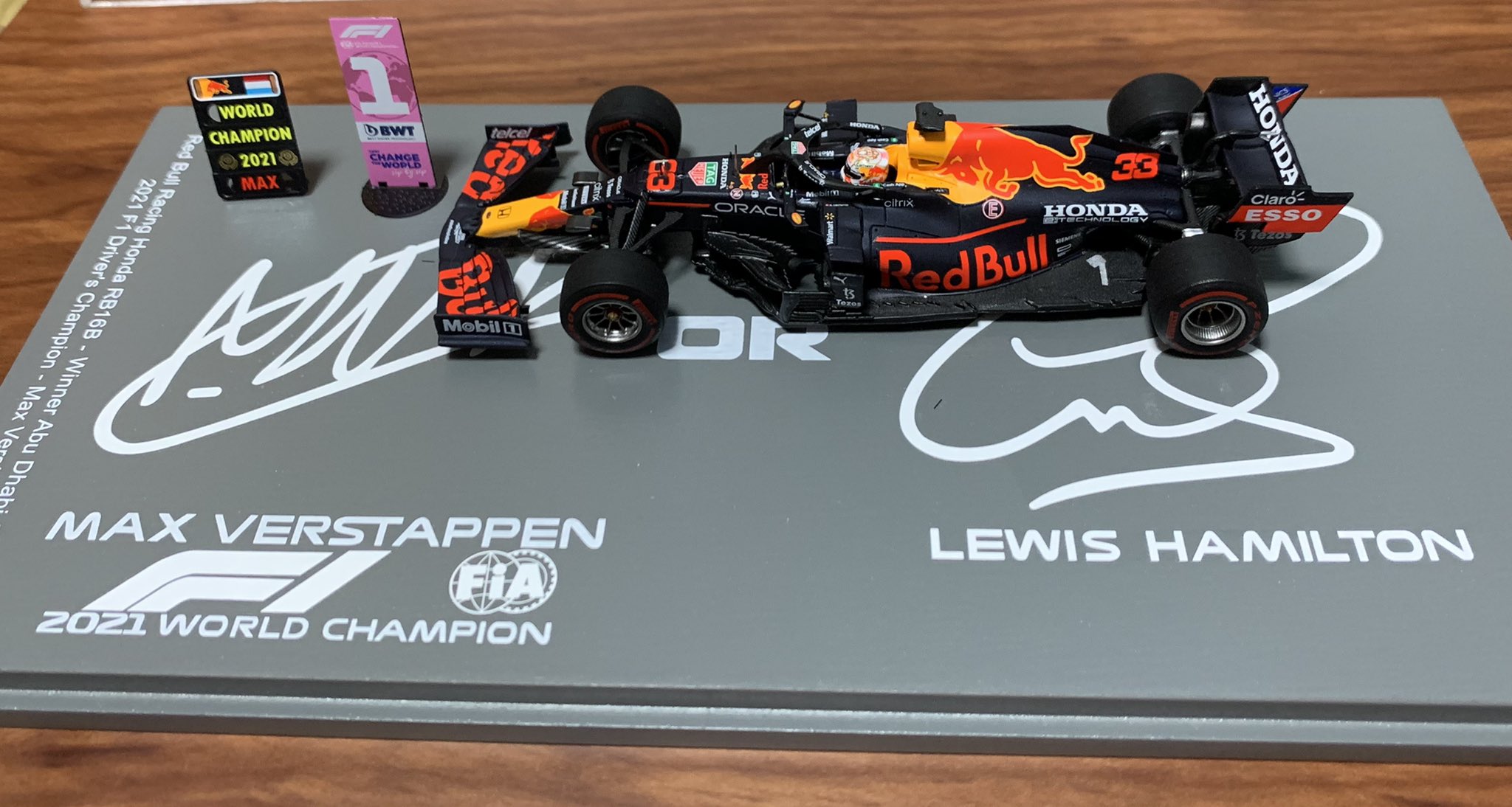 話題の人気 2021年2022年 F1鈴鹿サーキット 限定 レッドブル ミニカー マックス スポーツ