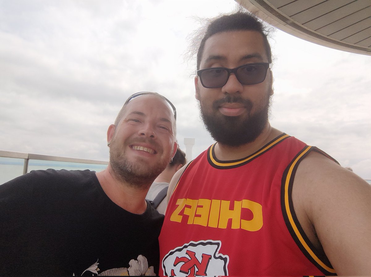 BigJimGene's tweet image. We meet at last ❤️

#NCE #BeardedBros #Brothers