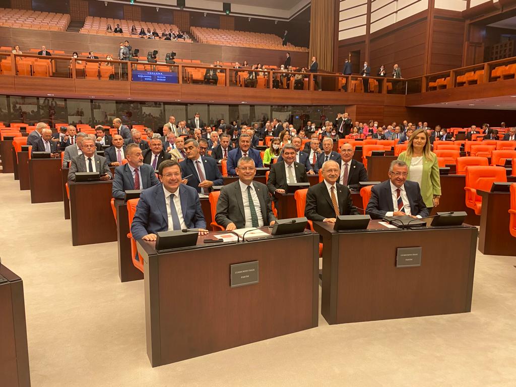 eczozgurozel's tweet photo. Sağlık çalışanlarının ve sağlık meslek örgütlerinin talebi doğrultusunda TBMM Genel Kurulu'nun olağanüstü toplanması çağrımız toplantı yeter sayısına ulaşılamaması nedeniyle gerçekleşmedi.

Sağlıkta şiddet sorununun çözülmesi için gayret göstermeye devam edeceğiz. https://t.co/QREtQtJYsj