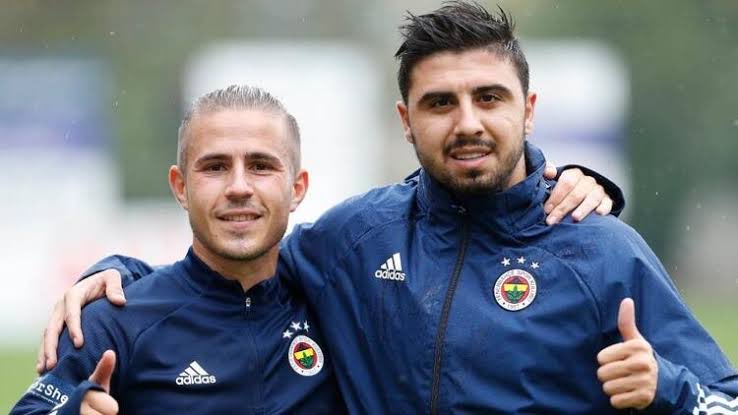 asmarcatr's tweet photo. 🚨 EXCLUSIVE:

🤝 Hull City have signed 3-year deal with Dimitris Pelkas from Fenerbahçe for £3M transfer fee. #hcafc 

🎩 Pelkas’ll wear no.10 shirt. #theTigers

{Source: Pelkas’ hairstylist Kadir Alkan} https://t.co/NiWez4PdMt