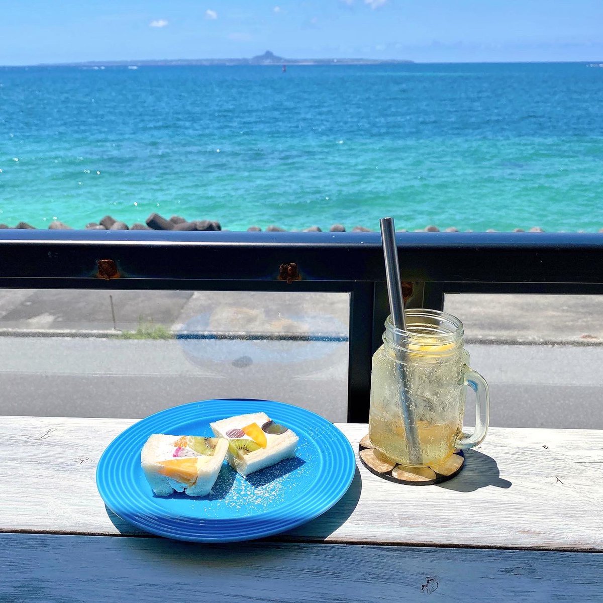 shokosan_marine's tweet photo. 本部町にある“MOKULELE“さん🏝🫧
海を見ながら、美味しいフルーツサンドを食べられるカフェです🍇🍓🥝🥭
#沖縄
#okinawa
#cafe
#モクレレ https://t.co/yINUSt3hx6