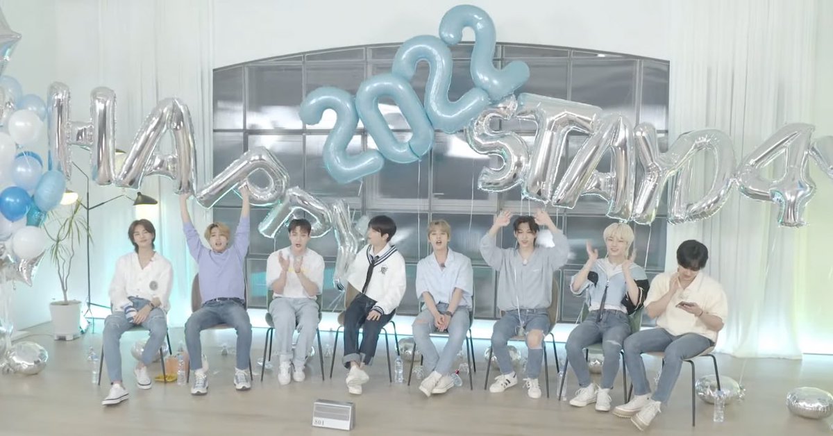 hyuniesprint's tweet photo. 🎂 HILO-RESUMEN: OT8 LIVE POR EL ANIVERSARIO DE STAY 🎂

dejo abajo algunos momentos y traducciones del live ot8 por si alguien no pudo verlo @Stray_Kids #StayWeek https://t.co/SBafH2cQ3c