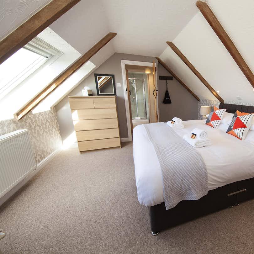 RetreatandRead's tweet image. Our first Retreat is coming up fast and we have just two rooms left for the weekday Retreat (4th-7th October) in Somerset (weekend fully booked.)  We also have @william1shaw as our guest author.  Come join us!

readingretreat.co.uk/retreats