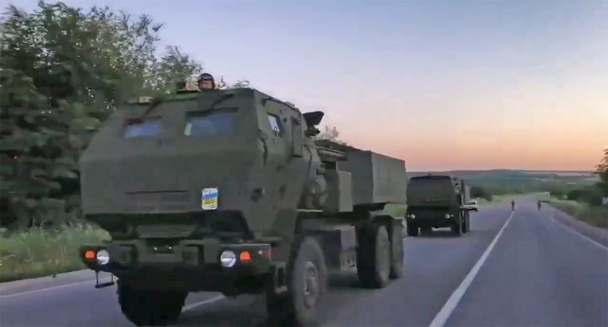 Schwerer strategischer Verlust für die 🇺🇦: Laut 🇷🇺Verteidigungsministerium wurden gestern 2 HIMARS Mehrfachraketenwerfer zerstört auf dem Gelände des 🇺🇦Werks Energy Machines in Charkow. 🇺🇦Problem: 53 ausgebildete Soldaten + ausländische Söldner/Berater wurden dabei auch getötet.