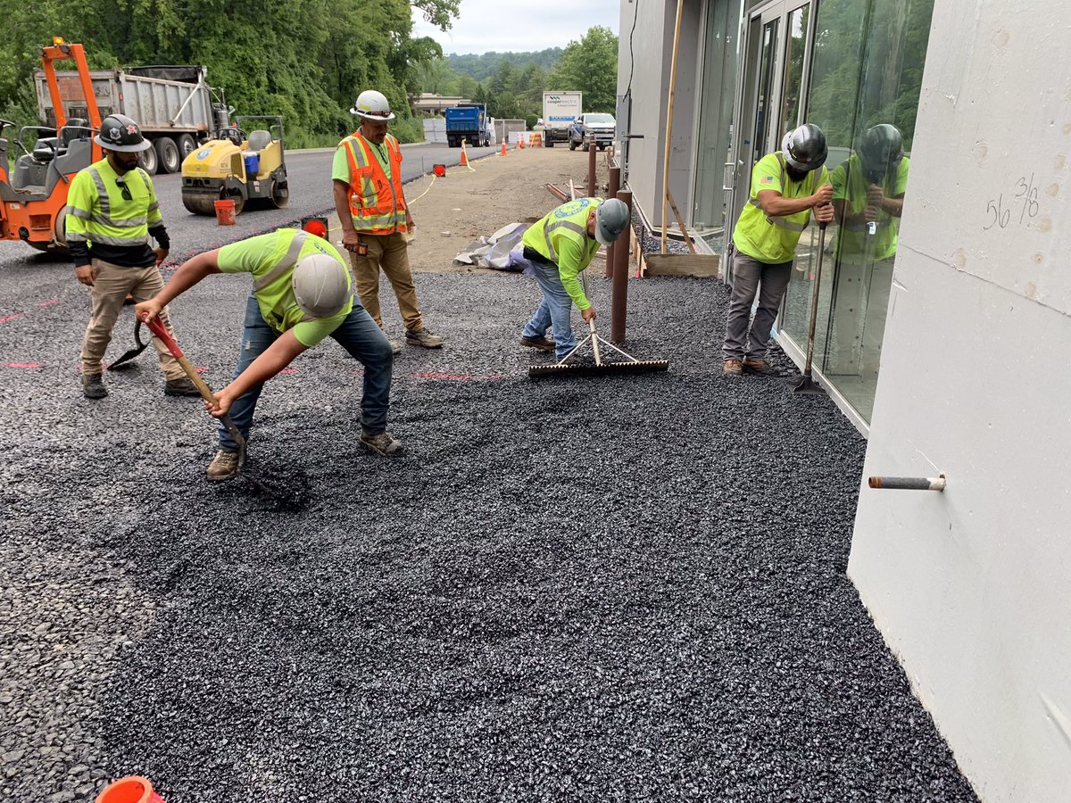 PavingWaters's tweet photo. Porous top course
Land Rover in Mt Kisco NY  #waterspaving https://t.co/guorJ51PXX