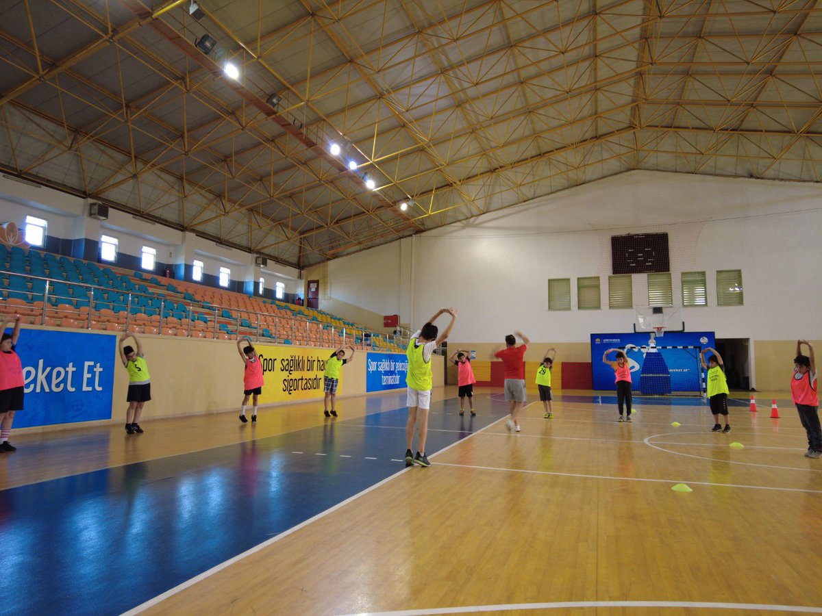 Keskin_Huseyin's tweet photo. Sporla; sağlıklı yarınlara.🏊‍♂️🏃

Spor Kurslarımız ile Gençlerimizin sportif faaliyetlerini destekliyor, Gençlerimizin yaz tatillerini verimli geçirmelerini sağlıyoruz.
#Sultanbeyli #Spor https://t.co/r2i3a2fvod