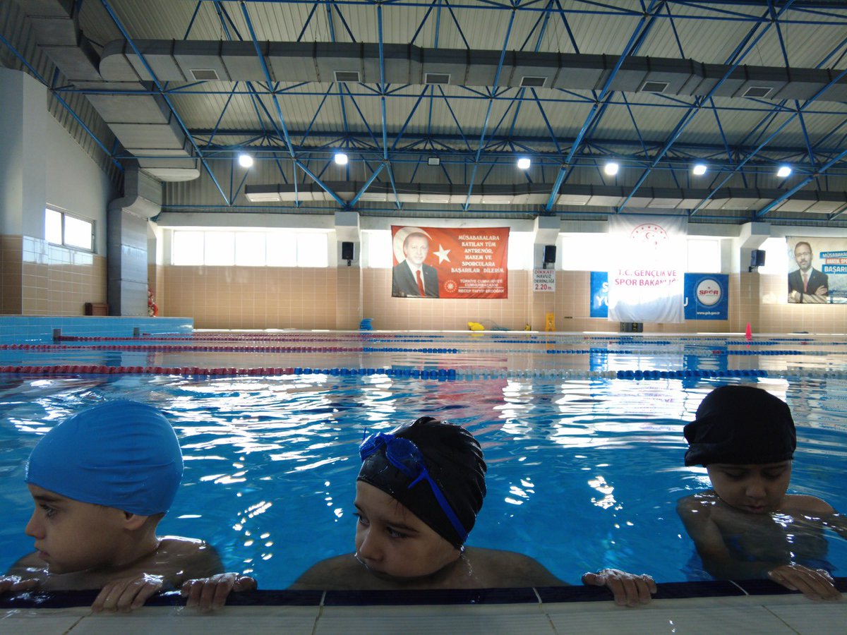 Keskin_Huseyin's tweet photo. Sporla; sağlıklı yarınlara.🏊‍♂️🏃

Spor Kurslarımız ile Gençlerimizin sportif faaliyetlerini destekliyor, Gençlerimizin yaz tatillerini verimli geçirmelerini sağlıyoruz.
#Sultanbeyli #Spor https://t.co/r2i3a2fvod