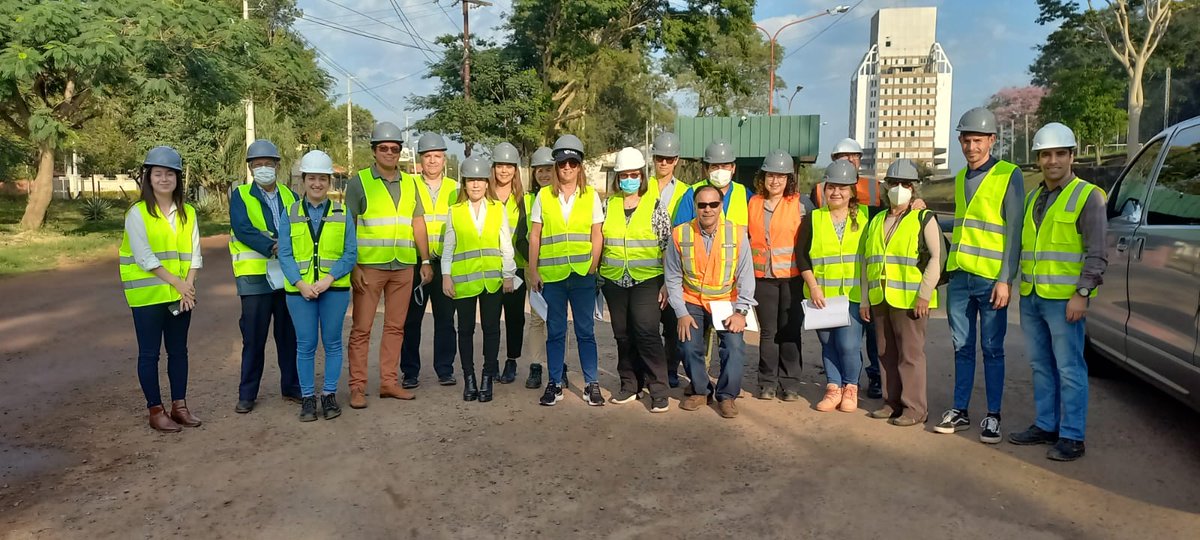 #AHORA Representantes y expertos internacionales del <a href="/el_BID/">Banco Interamericano de Desarrollo</a>, funcionarios del <a href="/mopcparaguay/">MOPC Paraguay</a> y profesionales de IATASA, encargada del desarrollo del Máster Plan y del Diseño Ejecutivo de Infraestructura Urbana del nuevo #BarrioTacumbú, inician visita técnica por el #BañadoTacumbú